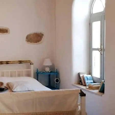 Naxos Mountain Retreat - Tiny House Build On Rock * Koronos