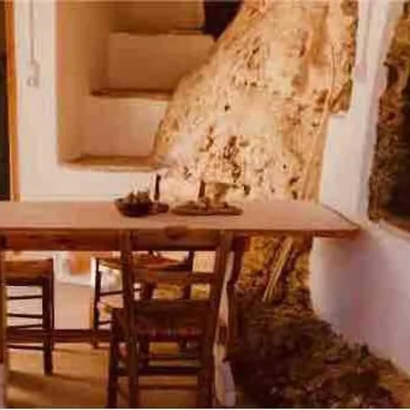 Apartment Naxos Mountain Retreat - Tiny House Build On Rock Koronos
